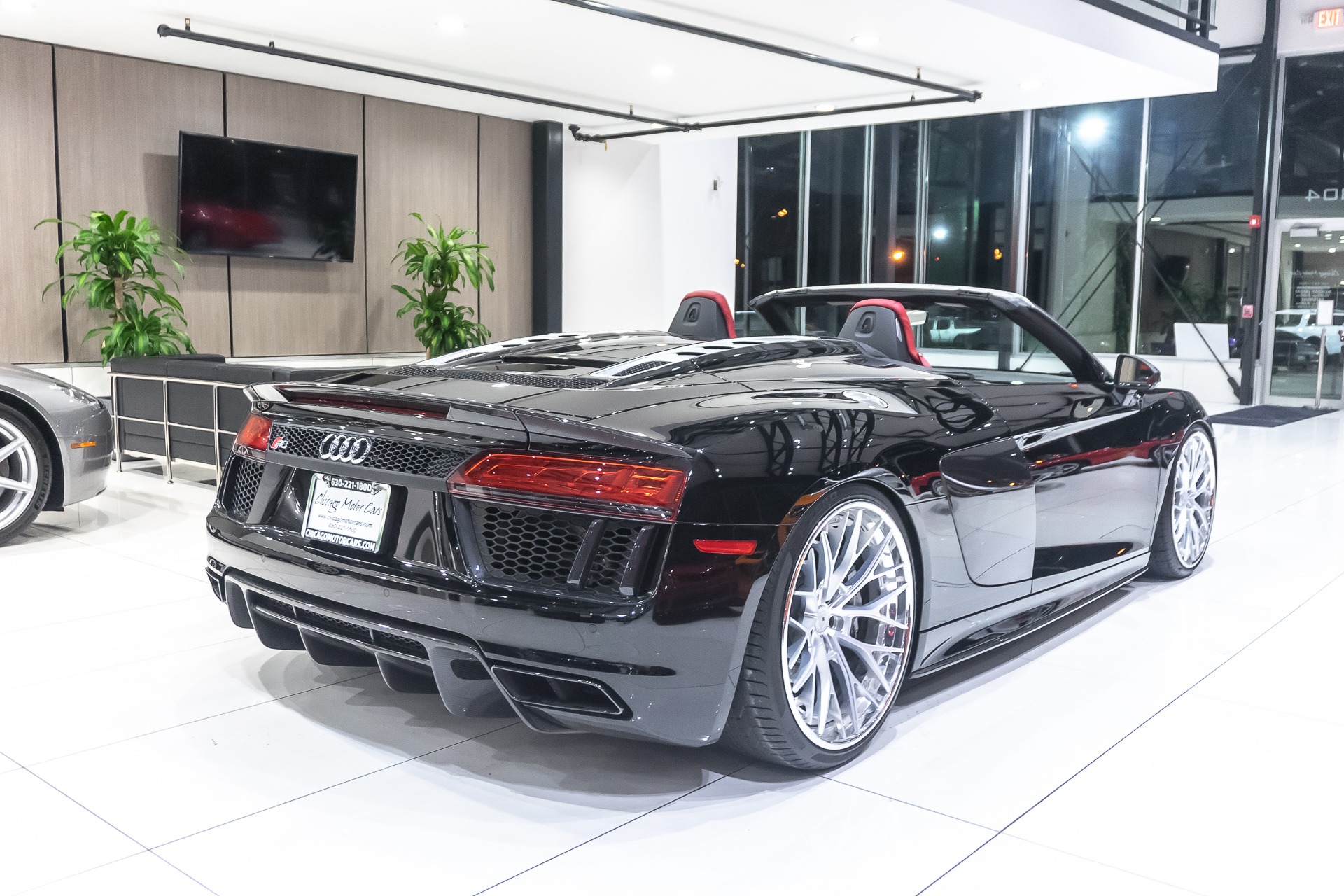 Used-2018-Audi-R8-Spyder-V10-plus-Convertible-MSRP-22039025k-in-Upgrades