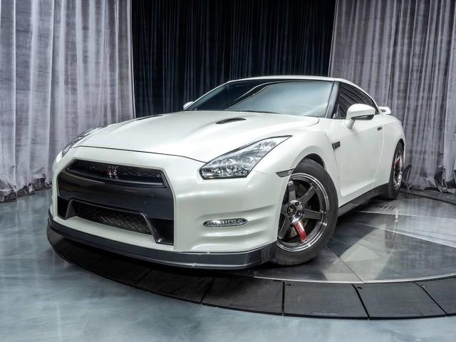 Used-2013-Nissan-GT-R-Premium-1350-hp-at-the-wheels