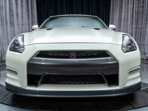 Used-2013-Nissan-GT-R-Premium-1350-hp-at-the-wheels