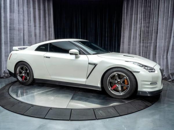 Used 2013 Nissan GT-R Premium 1350 hp at the wheels for sale Sold at Chicago Motor Cars in West Chicago IL 60185 6