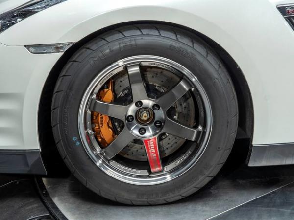 Used-2013-Nissan-GT-R-Premium-1350-hp-at-the-wheels