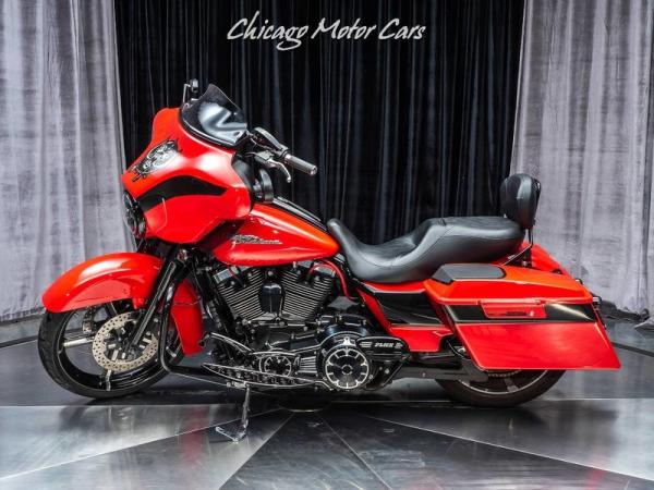 Used 2010 Harley-Davidson FLHX Street Glide Motorcycle **131 for sale Sold at Chicago Motor Cars in West Chicago IL 60185 4