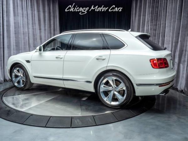 Used 2017 Bentley Bentayga W12 SUV **MSRP $270k+** for sale Sold at Chicago Motor Cars in West Chicago IL 60185 3