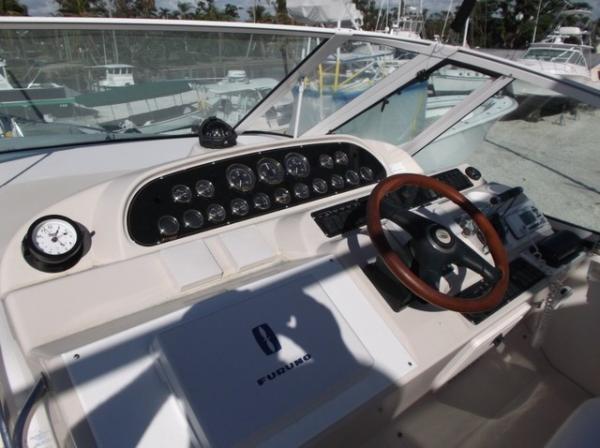 Used-2000-Cruisers-4450-Boat