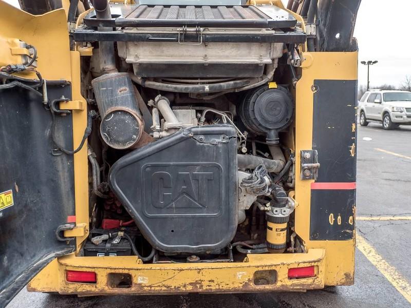 Used-2007-Caterpillar-262B-Skid-Steer-Loader