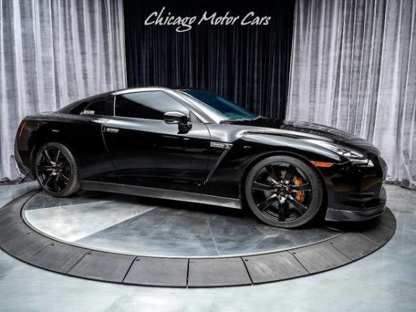 Used 2010 Nissan GT-R Premium **UPGRADES** for sale Sold at Chicago Motor Cars in West Chicago IL 60185 6