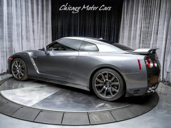 Used 2015 Nissan GT-R Premium for sale Sold at Chicago Motor Cars in West Chicago IL 60185 3