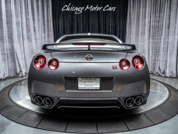Used 2015 Nissan GT-R Premium for sale Sold at Chicago Motor Cars in West Chicago IL 60185 4