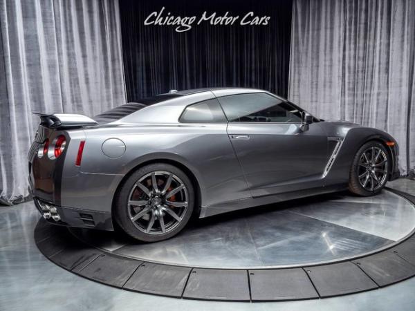 Used 2015 Nissan GT-R Premium for sale Sold at Chicago Motor Cars in West Chicago IL 60185 5