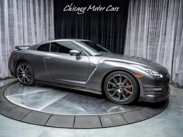 Used 2015 Nissan GT-R Premium for sale Sold at Chicago Motor Cars in West Chicago IL 60185 6