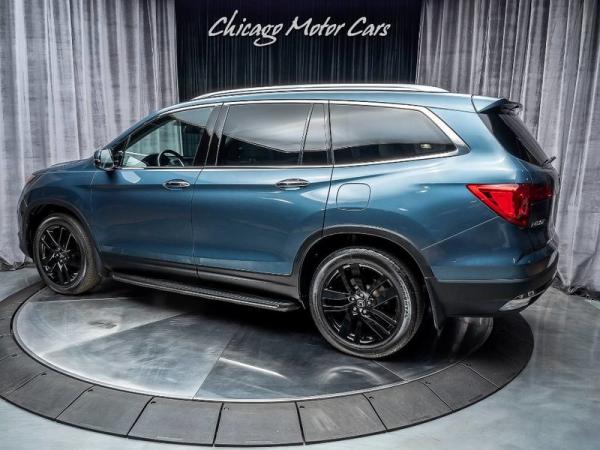 Used 2016 Honda Pilot Elite for sale Sold at Chicago Motor Cars in West Chicago IL 60185 3