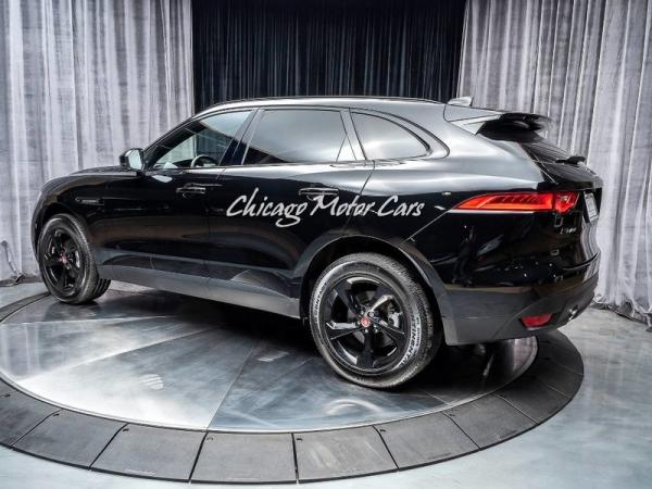 Used 2018 Jaguar F-PACE 25t Premium for sale Sold at Chicago Motor Cars in West Chicago IL 60185 3