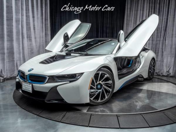 Used 2016 BMW i8 Tera World Coupe for sale Sold at Chicago Motor Cars in West Chicago IL 60185 3