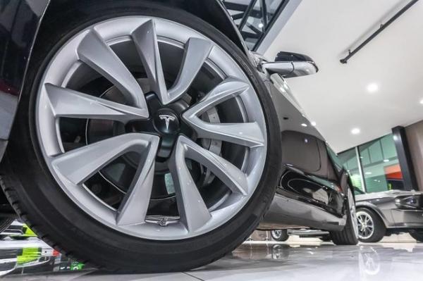 Used 2018 Tesla Model 3 Long Range AWD for sale Sold at Chicago Motor Cars in West Chicago IL 60185 5