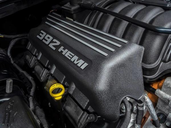 Used-2015-Dodge-Challenger-SRT-392