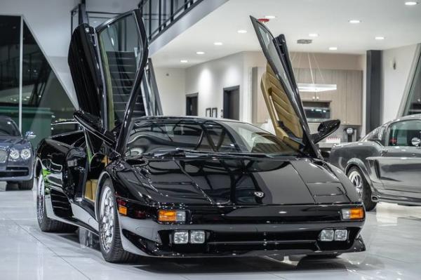 Used-1994-Lamborghini-Diablo-VT-Coupe-COLLECTORS-CAR