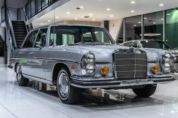 Used 1972 Mercedes-Benz 280 SE for sale Sold at Chicago Motor Cars in West Chicago IL 60185 6