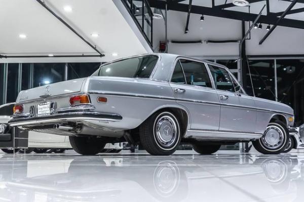 Used-1972-Mercedes-Benz-280-SE