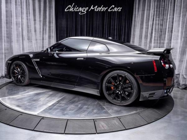Used 2013 Nissan GT-R Premium for sale Sold at Chicago Motor Cars in West Chicago IL 60185 3