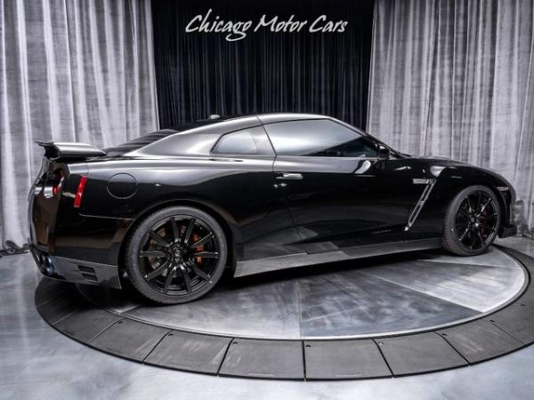 Used 2013 Nissan GT-R Premium for sale Sold at Chicago Motor Cars in West Chicago IL 60185 5