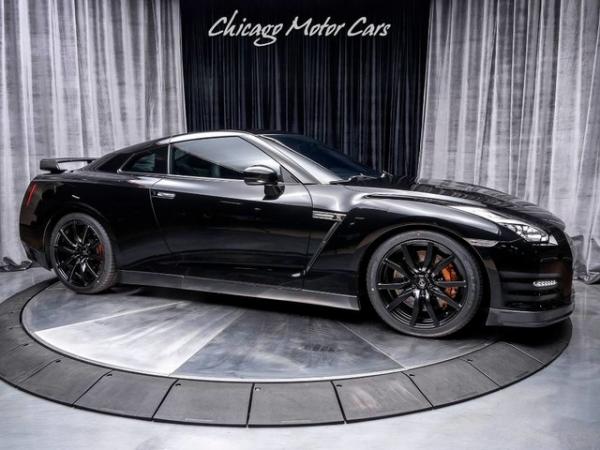Used 2013 Nissan GT-R Premium for sale Sold at Chicago Motor Cars in West Chicago IL 60185 6