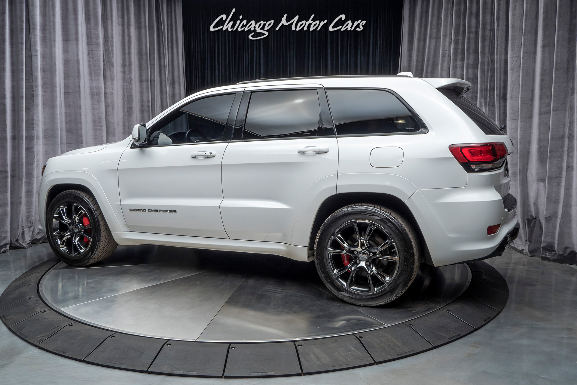 Used-2016-Jeep-Grand-Cherokee-SRT-4X4-SUV-LAGUNA-FULL-LEATHER-REAR-ENTERTAINMENT