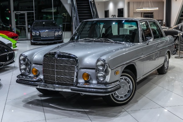 Used 1972 Mercedes-Benz 280SE Sedan *W108* for sale Sold at Chicago Motor Cars in West Chicago IL 60185 3