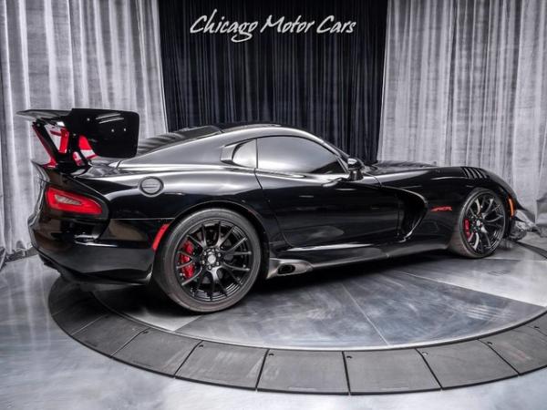 Used 2017 Dodge Viper ACR Extreme Aero ONLY 2K MILES! for sale Sold at Chicago Motor Cars in West Chicago IL 60185 5