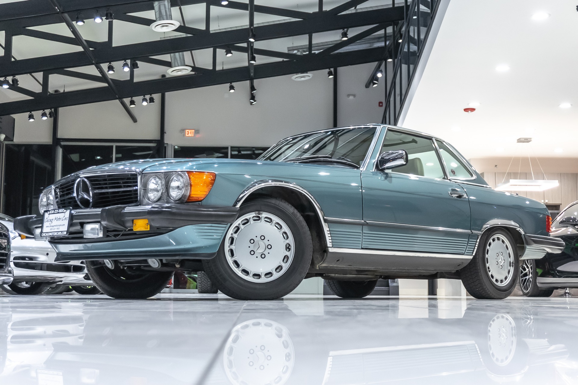 Used-1989-Mercedes-Benz-560SL-Roadster-CLASSIC-COLLECTORS-CAR