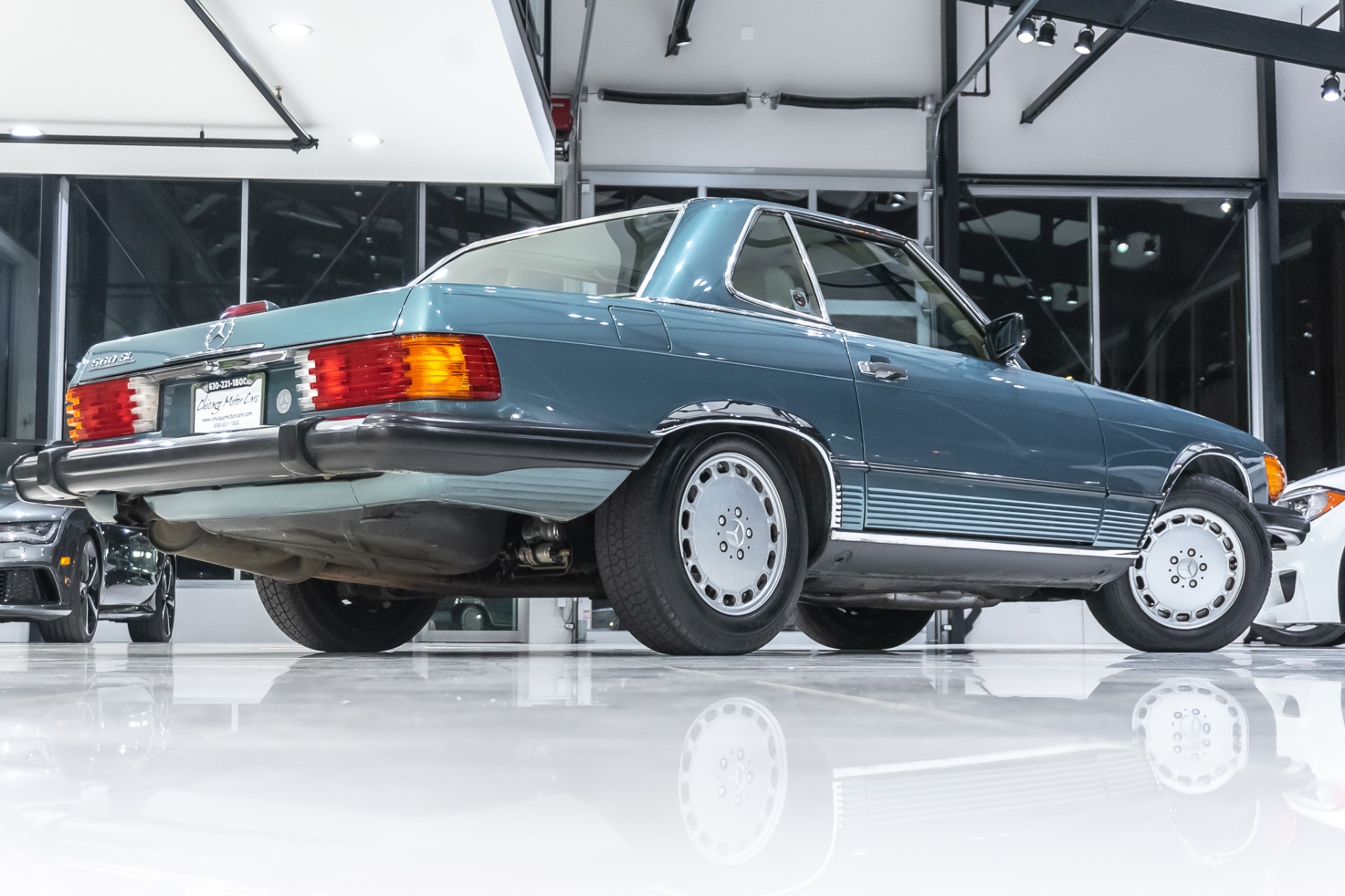 Used-1989-Mercedes-Benz-560SL-Roadster-CLASSIC-COLLECTORS-CAR