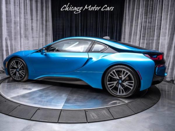 Used 2016 BMW i8 GIGA World Coupe **MSRP $149,995** for sale Sold at Chicago Motor Cars in West Chicago IL 60185 5