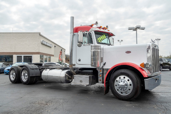 Used 2000 Peterbilt 379 Truck Tractor for sale Sold at Chicago Motor Cars in West Chicago IL 60185 3