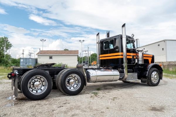Used 1990 Peterbilt 379 Truck Tractor CAT 3406B ENGINE 18-SPEED TRANSMISSION! for sale Sold at Chicago Motor Cars in West Chicago IL 60185 5
