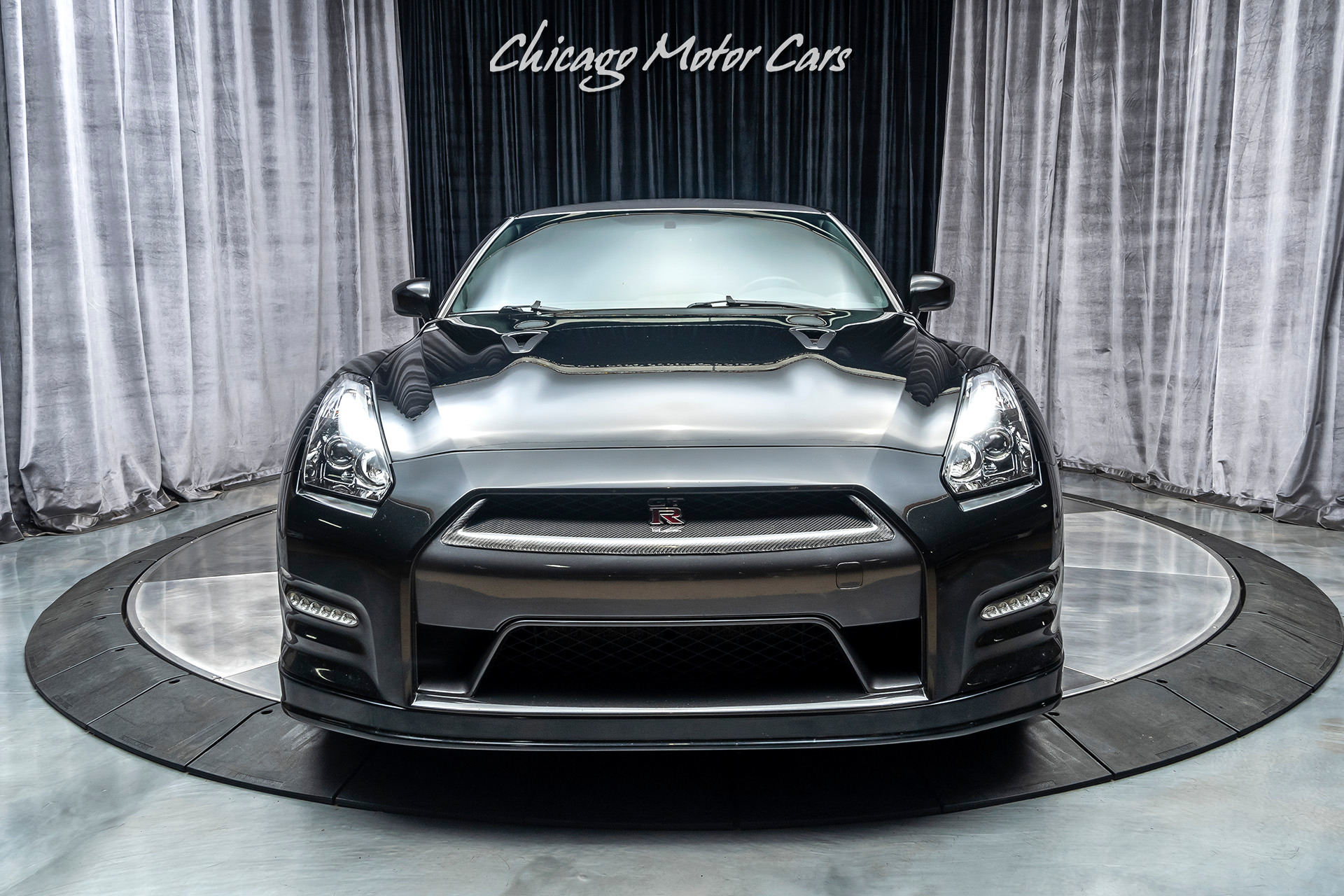 Used-2014-Nissan-GT-R-Premium-Coupe-700-HP