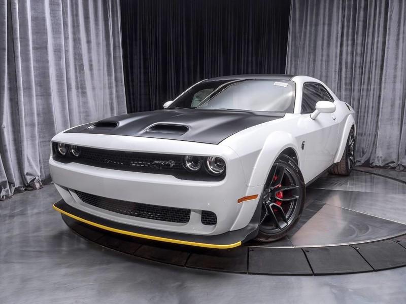 Used-2019-Dodge-Challenger-SRT-Hellcat-Redeye-ONLY-9-MILES