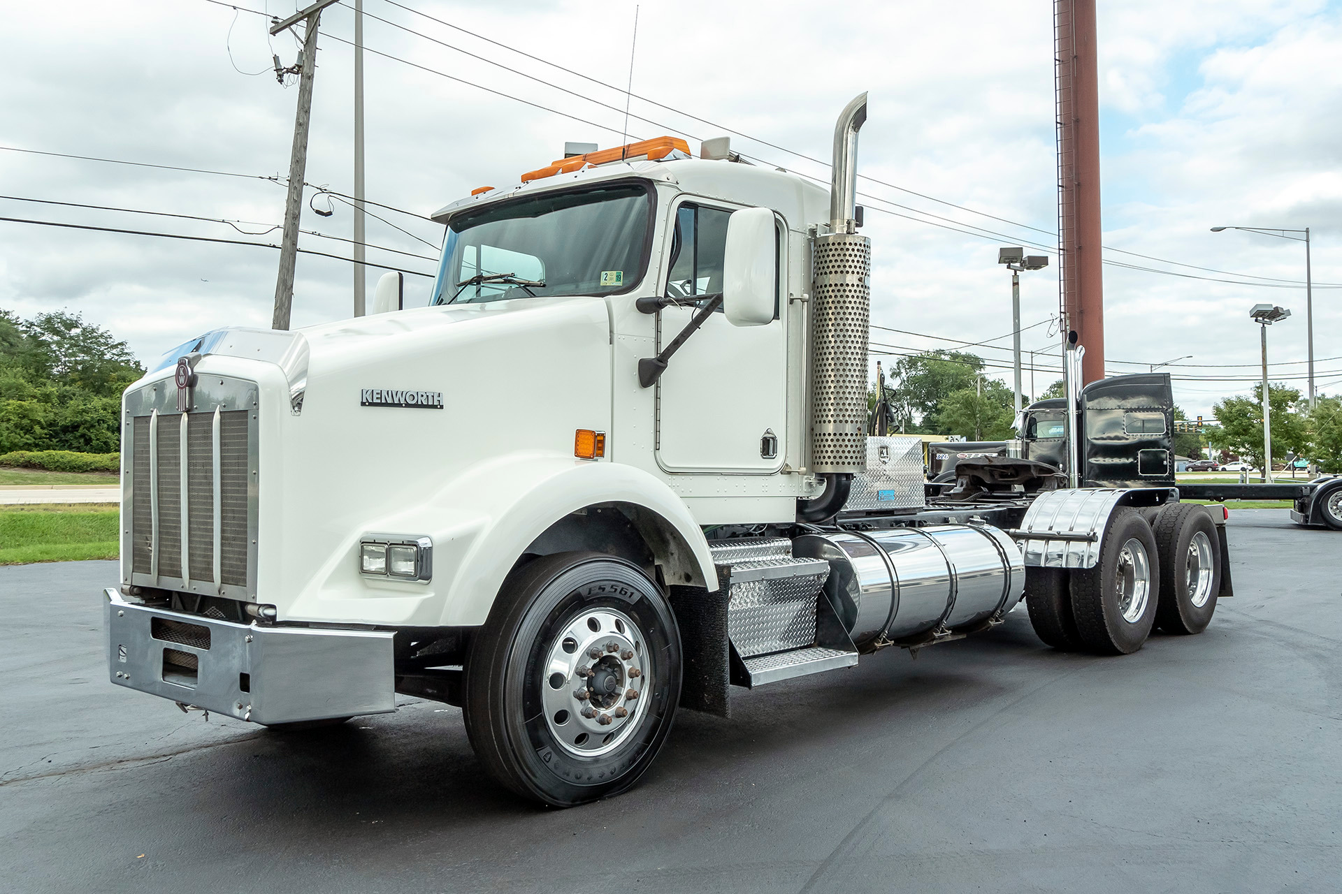 Used-2004-Kenworth-T800-DAY-CAB-Truck-Tractor-C15-Engine