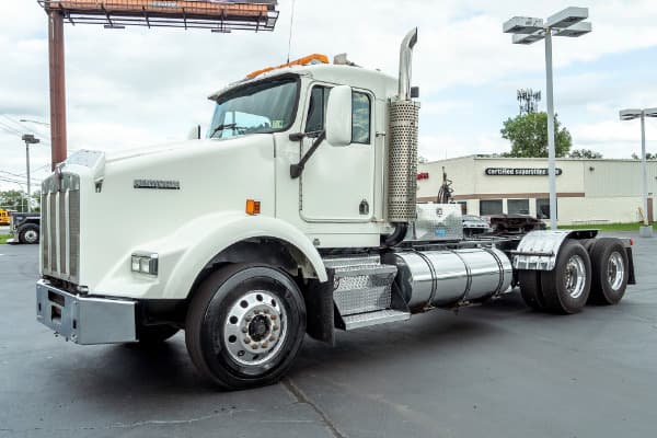 Used 2004 Kenworth T800 DAY CAB Truck Tractor C15 Engine for sale Sold at Chicago Motor Cars in West Chicago IL 60185 1
