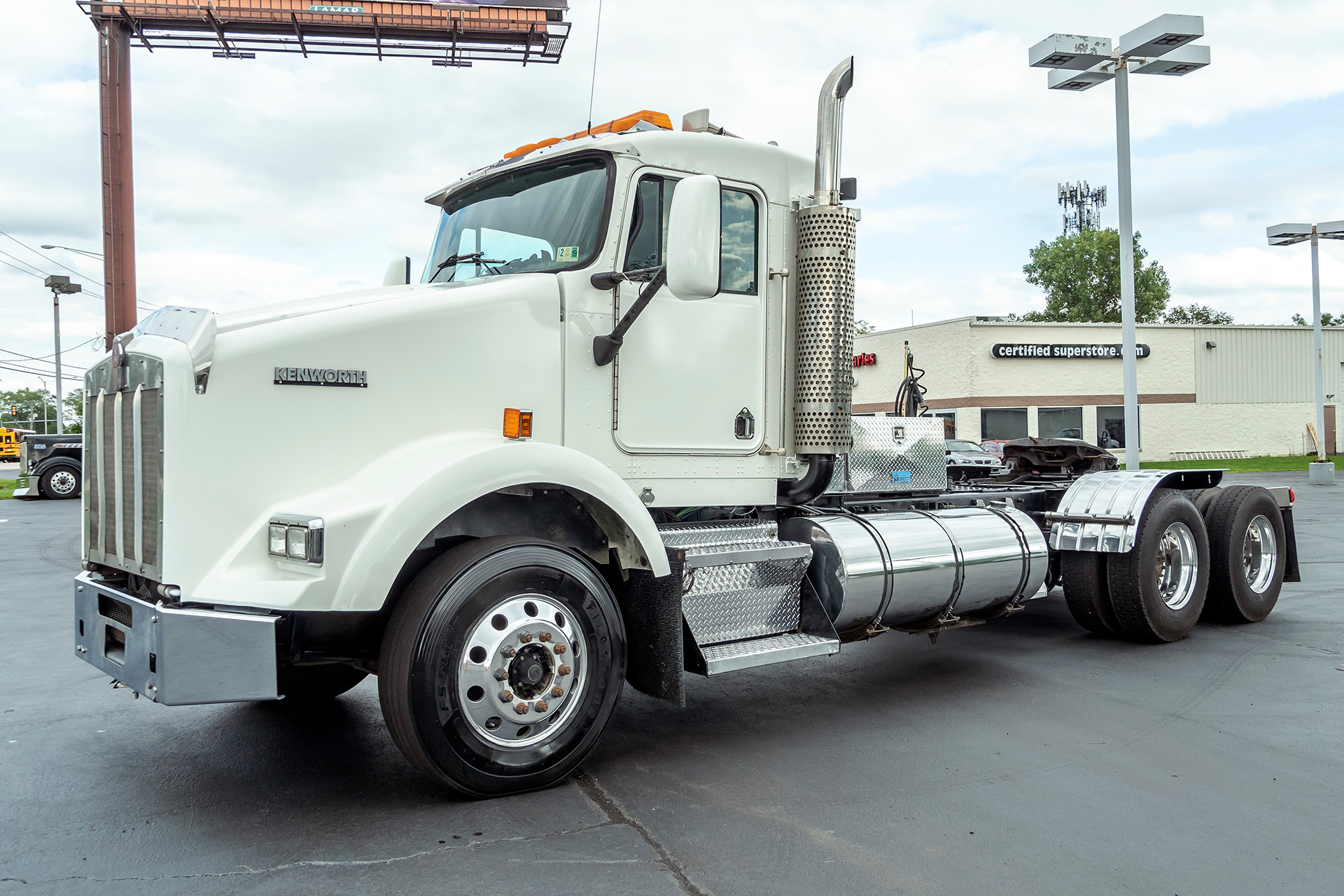 Used 2004 Kenworth T800 DAY CAB Truck Tractor C15 Engine for sale Sold at Chicago Motor Cars in West Chicago IL 60185 1