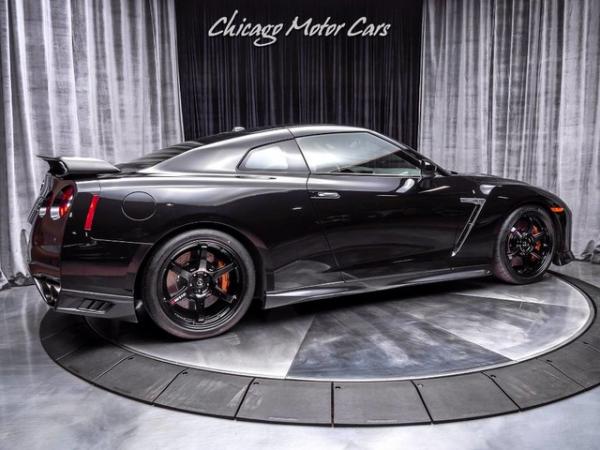 Used 2018 Nissan GT-R Track Edition Coupe HIGH MSRP for sale Sold at Chicago Motor Cars in West Chicago IL 60185 5