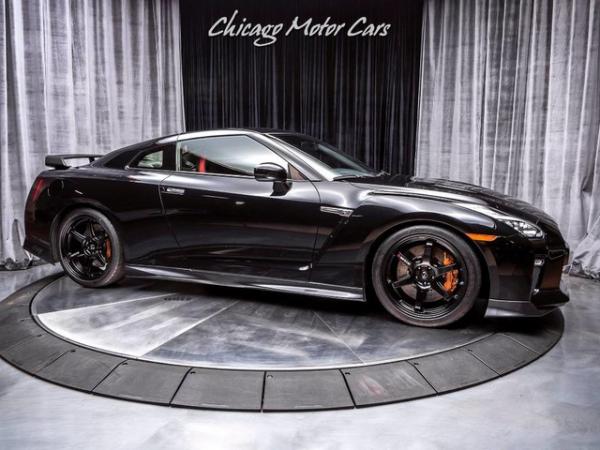 Used 2018 Nissan GT-R Track Edition Coupe HIGH MSRP for sale Sold at Chicago Motor Cars in West Chicago IL 60185 6