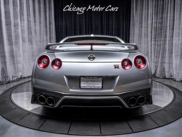 Used 2018 Nissan GT-R Premium Coupe HIGH MSRP! RARE PREMIUM INTERIOR! for sale Sold at Chicago Motor Cars in West Chicago IL 60185 4