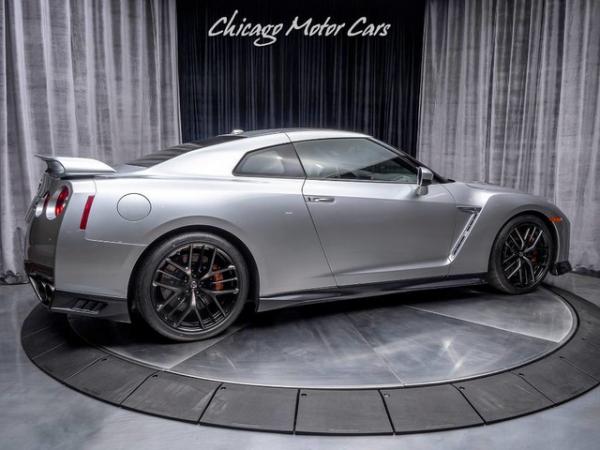 Used 2018 Nissan GT-R Premium Coupe HIGH MSRP! RARE PREMIUM INTERIOR! for sale Sold at Chicago Motor Cars in West Chicago IL 60185 5