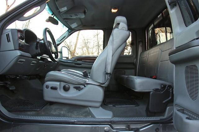 New-2005-Ford-Super-Duty-F-250-Lariat