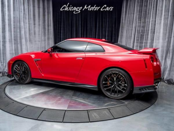 Used 2018 Nissan GT-R Premium Coupe FACTORY TITANIUM EXHAUST! for sale Sold at Chicago Motor Cars in West Chicago IL 60185 3