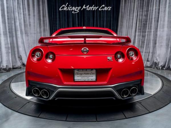 Used 2018 Nissan GT-R Premium Coupe FACTORY TITANIUM EXHAUST! for sale Sold at Chicago Motor Cars in West Chicago IL 60185 4