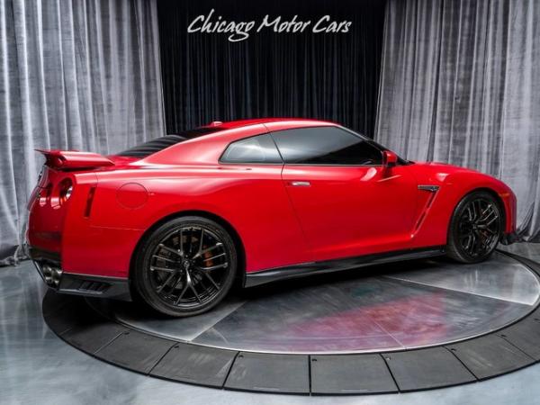 Used 2018 Nissan GT-R Premium Coupe FACTORY TITANIUM EXHAUST! for sale Sold at Chicago Motor Cars in West Chicago IL 60185 5