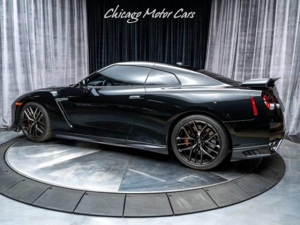 Used 2018 Nissan GT-R Premium Coupe FACTORY TITANIUM EXHAUST! for sale Sold at Chicago Motor Cars in West Chicago IL 60185 3