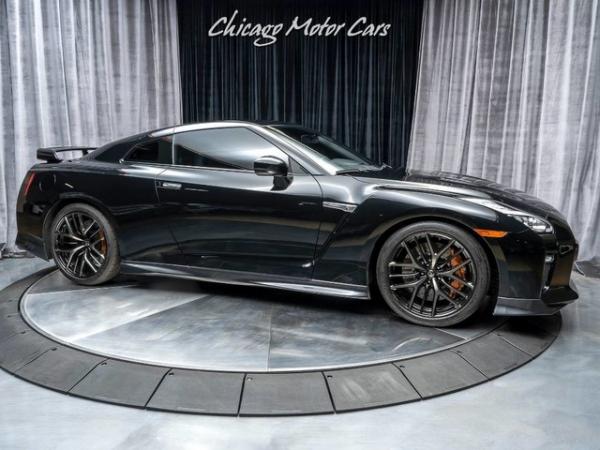 Used 2018 Nissan GT-R Premium Coupe FACTORY TITANIUM EXHAUST! for sale Sold at Chicago Motor Cars in West Chicago IL 60185 6
