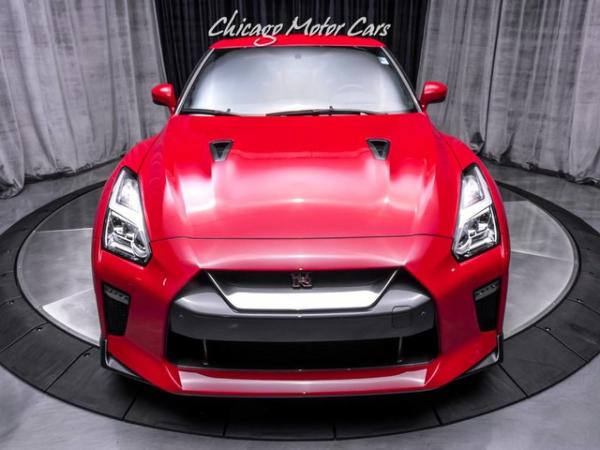 Used-2018-Nissan-GT-R-Premium-Coupe-ONLY-4K-MILES