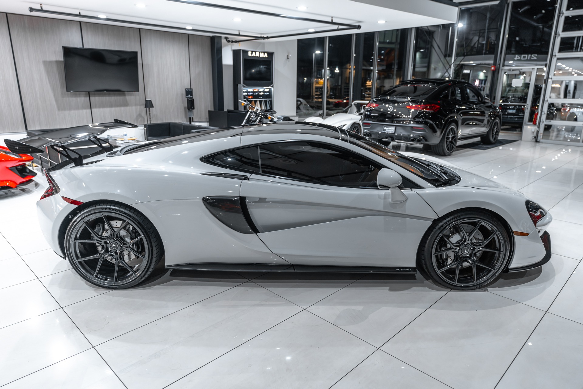 Used-2017-McLaren-570GT-Coupe-Only-12k-Miles-Carbon-Fiber-20k-UPGRADES